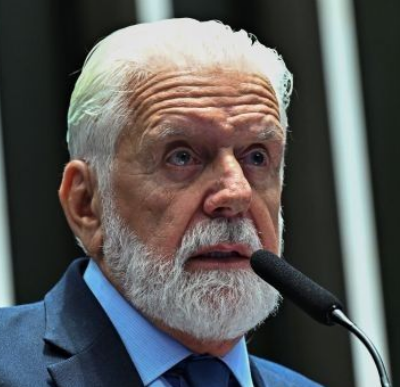 Ministros de Lula pedem a Jaques Wagner para deixar cargo