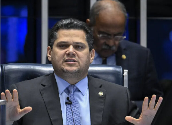 Fim da escala 6×1: avanço da PEC depende de definição de Davi Alcolumbre no Senado