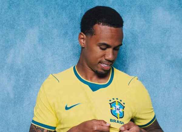 Site dos EUA coloca Magalhães entre os 10 melhores da Copa do Mundo