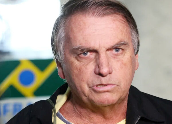 Bolsonaro depõe nesta terça (23) sobre arma apreendida com militar em blitz