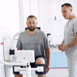 Como médicos, fisioterapeutas e nutricionistas ajudam atletas na Copa