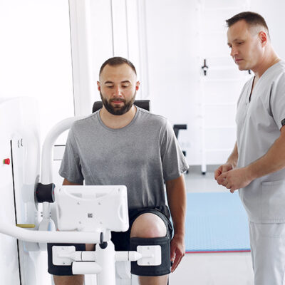 Como médicos, fisioterapeutas e nutricionistas ajudam atletas na Copa