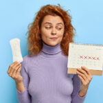 Você sente um cansaço que não passa após ciclo menstrual? Entenda o que pode ser