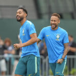Neymar é relacionado e viaja para Miami para jogo contra a Escócia
