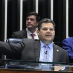 Fim da escala 6×1: votação na Câmara pode aumentar pressão sobre Alcolumbre no Senado