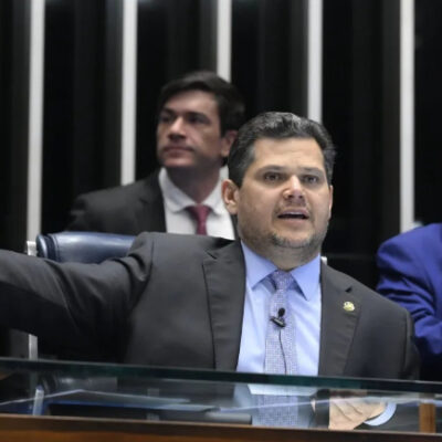 Fim da escala 6×1: votação na Câmara pode aumentar pressão sobre Alcolumbre no Senado