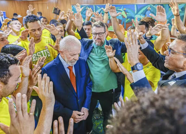 Partido dos Trabalhadores divulga carta a evangélicos e diz que Lula sempre apoiou igrejas