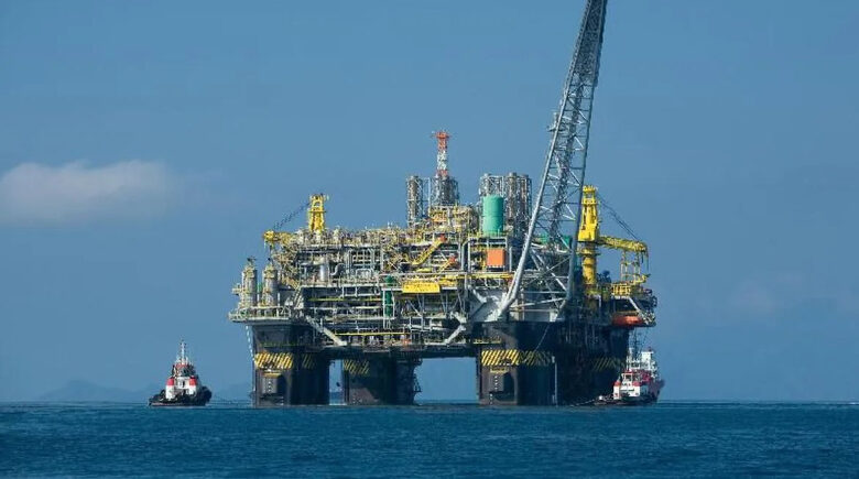 Preço do petróleo cai após anúncio de acordo entre Estados Unidos e Irã