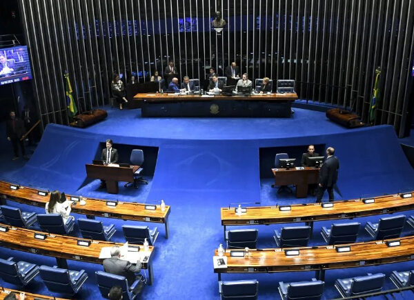 Davi Alcolumbre deve convocar reunião para definir tramitação da PEC da escala 6×1