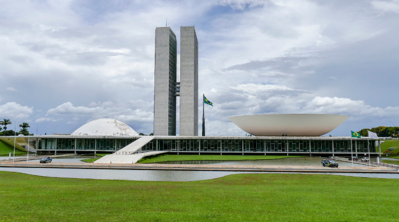 Senado deve iniciar debates sobre fim da escala 6×1 nesta semana