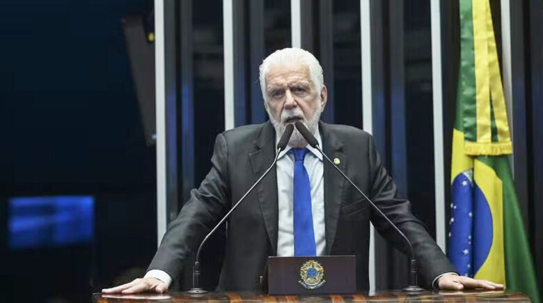 Polícia Federal investiga se senador Jaques Wagner recebeu R$ 3,5 milhões e apartamento de luxo na BA