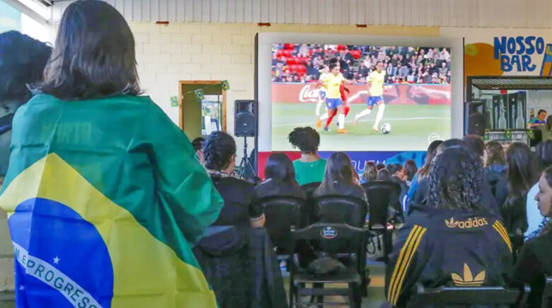Jogo do Brasil pela Copa do Mundo neste sábado é feriado? Veja o que diz a lei