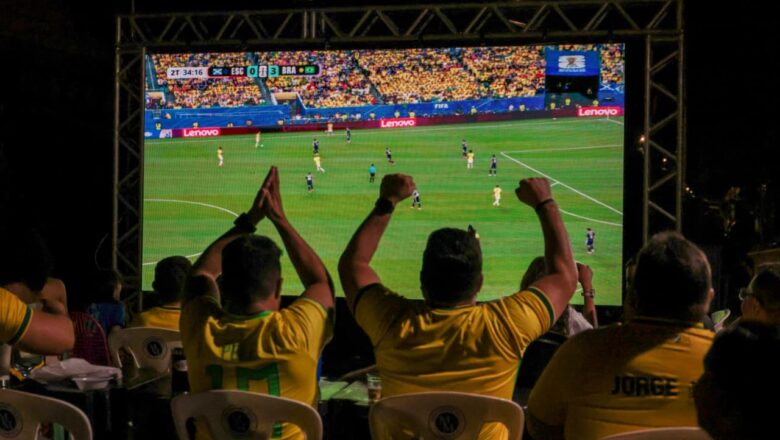 Estado e Prefeitura liberam servidores ao meio-dia por jogo do Brasil