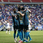 Grando pega dois pênaltis, e Grêmio vence Cruzeiro em amistoso quente