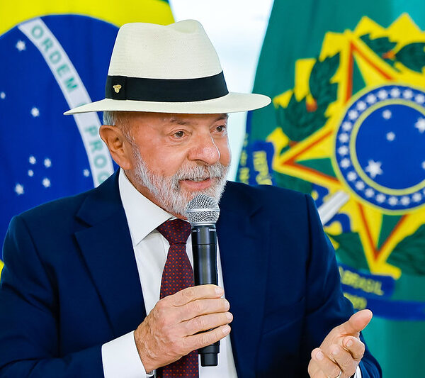 Passa muito tempo sentado? Veja 8 sinais de alerta do corpo