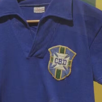 Camisa de Pelé da final da Copa de 1958 é vendida por R$ 25 milhões