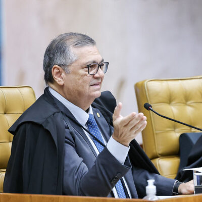 Flávio Dino intima presidentes de 21 partidos a explicar emendas