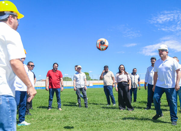 Rafael Fonteles visita obras de reforma do Estádio Militão, em Anísio de Abreu