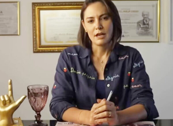 Michelle Bolsonaro deixa presidência do PL Mulher após crise com Flávio Bolsonaro