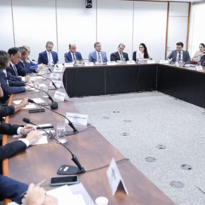 Institutos criticam selo do TSE para pesquisas: “Confunde ciência com bola de cristal”