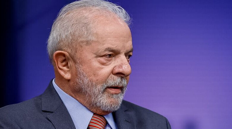Tarifaço dos EUA só deve ser negociado após eleições brasileiras; entenda o motivo