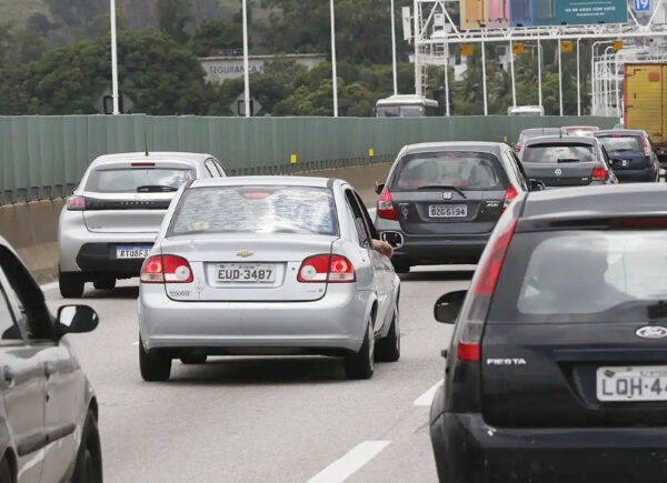 Proposta altera cálculo do IPVA e mira peso do veículo; veja o que muda