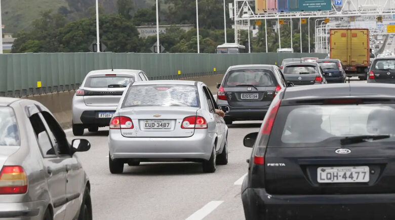 Proposta altera cálculo do IPVA e mira peso do veículo; veja o que muda