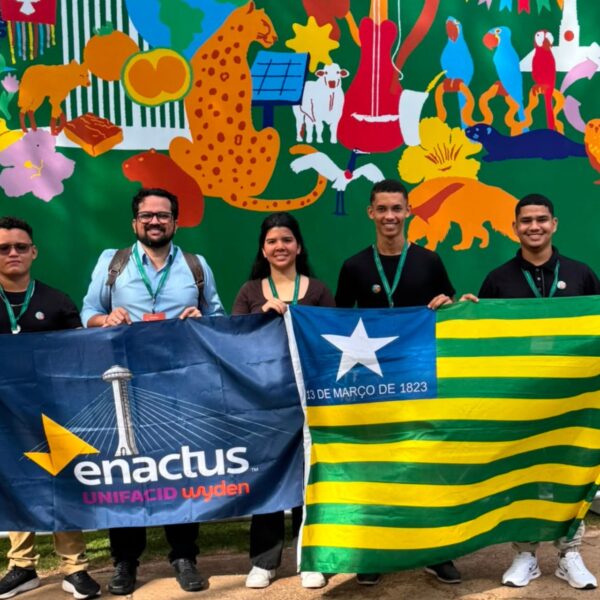 Alunos do Piauí criam bengala eletrônica para pessoas com deficiência visual