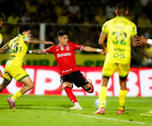 Fla goleia o Mirassol e fica a apenas três pontos do Palmeiras