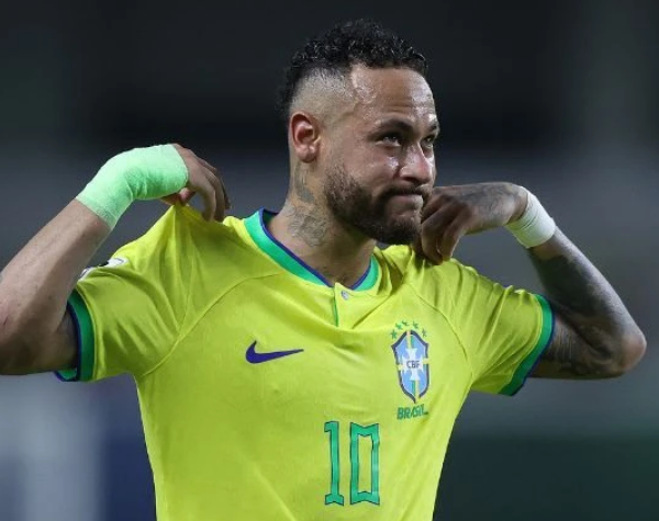 Pai nega aposentadoria de Neymar na seleção e diz que ‘Copa é daqui 4 anos’
