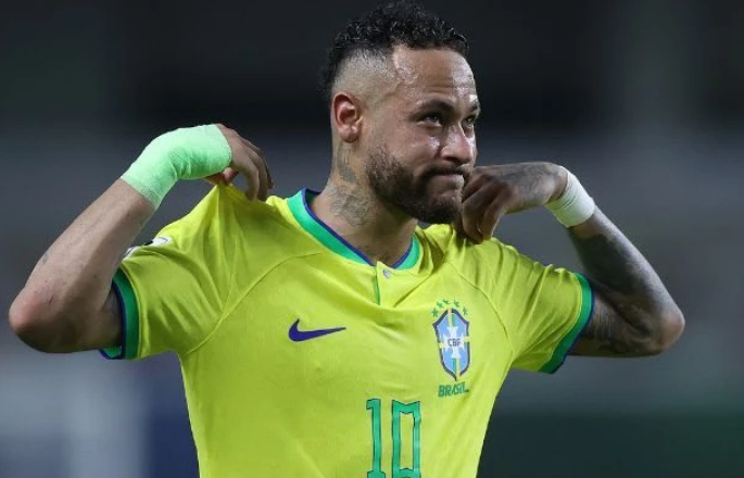Pai nega aposentadoria de Neymar na seleção e diz que ‘Copa é daqui 4 anos’