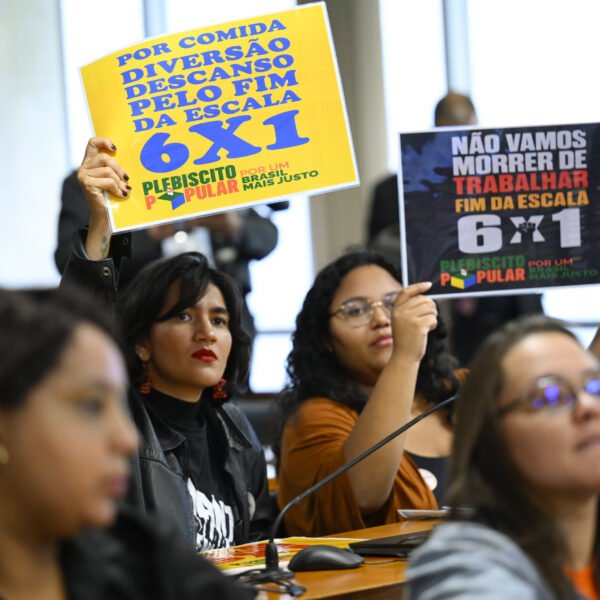 Relator da CCJ do Senado vota a favor da PEC do fim da escala 6×1