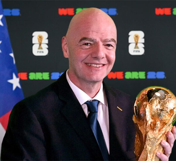 Infantino vive crise inédita e vê clima de ‘eleição antecipada’ na Fifa