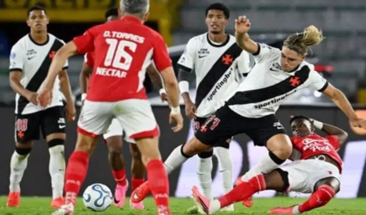 Vasco empata sem gols com Santa Fe e vai decidir em São Januário