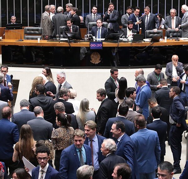 37% dos brasileiros avaliam Congresso como ruim ou péssimo