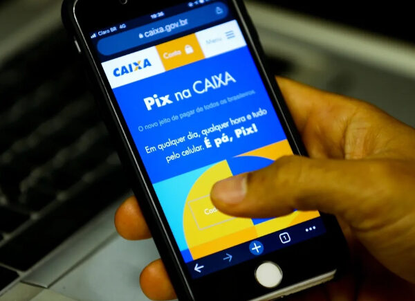 Caixa Econômica anuncia Pix parcelado no aplicativo com prazo de até 12 meses