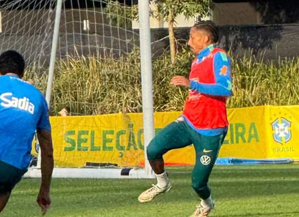 Com grupo completo, Ancelotti dá indícios da Seleção titular em treino; confira