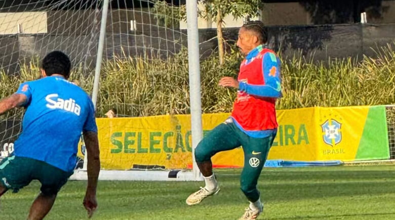 Com grupo completo, Ancelotti dá indícios da Seleção titular em treino; confira
