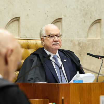 Fachin vota para manter separados casos de Moraes e Mendonça