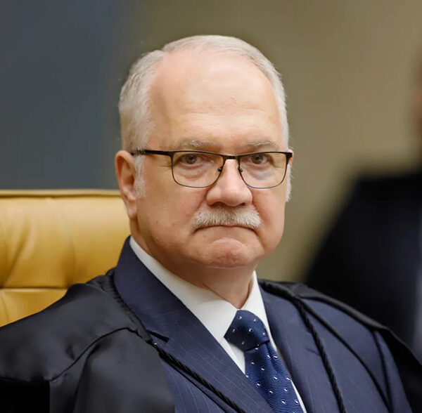 Fachin anuncia medidas após mensagens de Moraes com Vorcaro