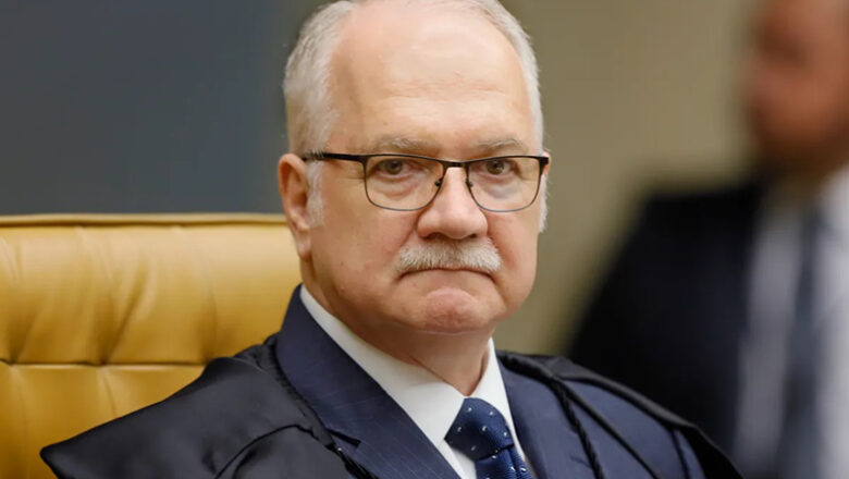 Fachin anuncia medidas após mensagens de Moraes com Vorcaro