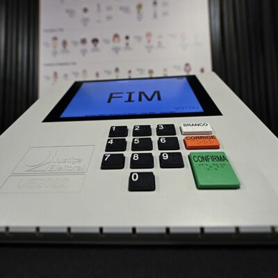 Quase 1 milhão de brasileiros no exterior poderão votar