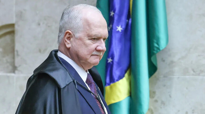 Fachin deve detalhar hoje rito de pedido sobre Mendonça e tende a suspender sessão