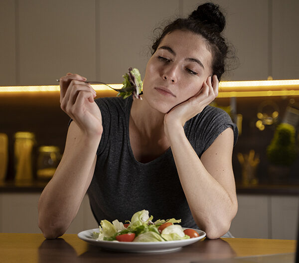 Comer menos não significa comer melhor: veja 5 cuidados para quem usa GLP-1