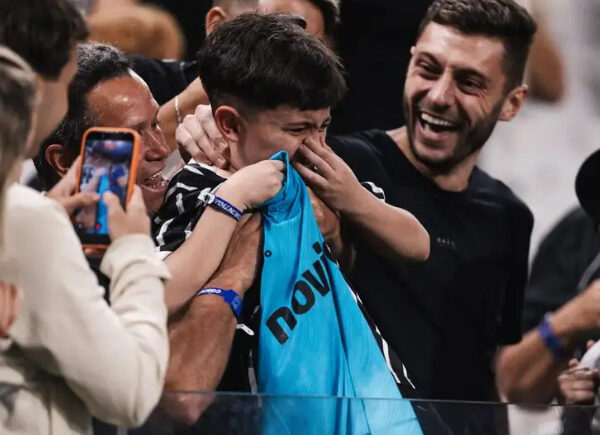 Corinthians é denunciado no STJD por episódio com criança e camisa de Neymar