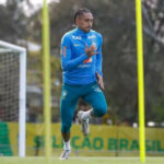Raphinha é o novo camisa 10 da Seleção; veja numeração dos jogadores para os amistosos