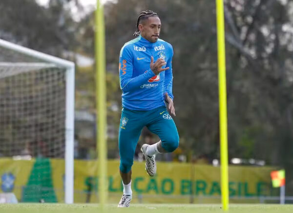 Raphinha é o novo camisa 10 da Seleção; veja numeração dos jogadores para os amistosos
