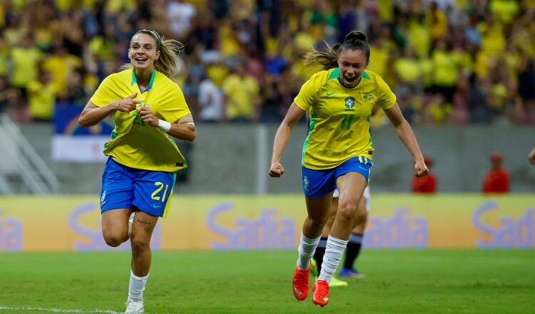 Brasil e Argentina empatam por 2 a 2 na Arena de Pernambuco