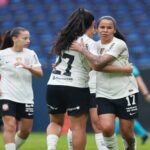 Corinthians goleia Santa Fe e avança como líder na Libertadores feminina