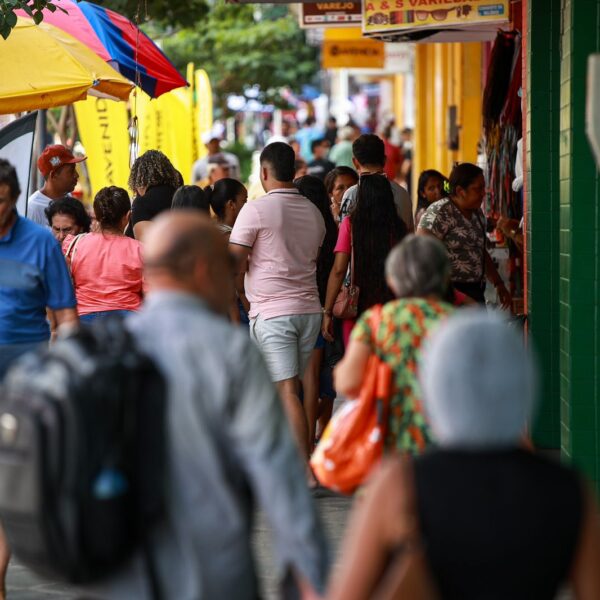 Feriadão em Teresina altera funcionamento do comércio, supermercados e bancos